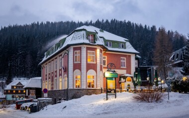 Karkonosze: Wakacje w Pecu pod Śnieżką w Hotelu Hořec **** ze śniadaniem, sauną i drinkiem powitalnym