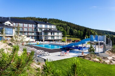 Śnieżnik i Czarna Góra blisko łaźni i atrakcji w Aparthotel Czarna Perła + parking