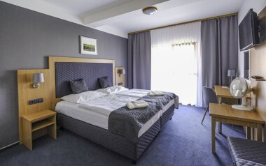 Morawy Południowe: Hustopeče przy sadach migdałowych w Hotelu Rustikal *** ze śniadaniem lub obiadokolacją