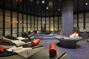 Pobyt blisko Jeziora Macha: 4* City Hotel Morris Česká Lípa ze śniadaniem + wellness lub wizyta w hutach szkła