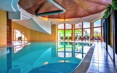 Velký Meder w Penzionie Betty *** ze śniadaniem lub obiadokolacją + wellness i wstęp do termalnych kąpieli 