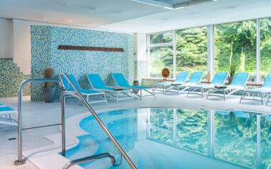 Ciche wakacje w Nadrenii: Wesel w Waldhotel Tannenhäuschen ****superior ze śniadaniem + 2 baseny i 7 saun