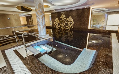 Karlowe Wary w centrum: 4* Spa Hotel IRIS z nielimitowanym wellness, basenem, zabiegami i obiadokolacje