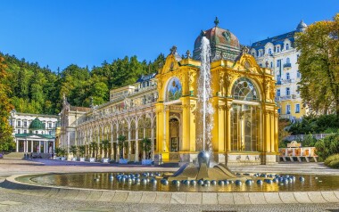 Pobyt w Mariańskich Łaźniach w Hotelu Flora *** z basenem, obiadokolacją i 20% zniżką na zabiegi