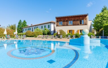 Lago di Garda i zabytki UNESCO: Hotel Paradiso & Golf **** ze śniadaniem lub obiadokolacją, basenami, wellness