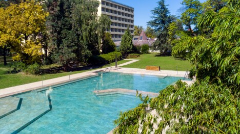 Basen i ogród, Hunguest Hotel Helios Hévíz ****, Hévíz, Balaton, Węgry