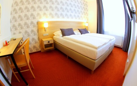 Pokój dwuosobowy, Hotel Flora ***