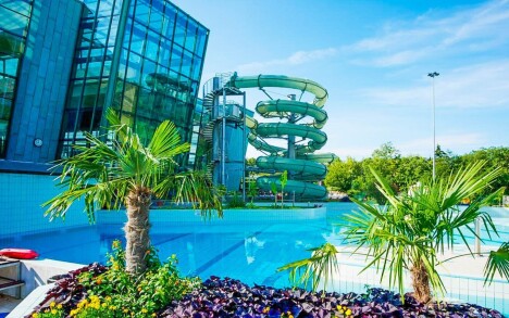 Łaźnie termalne i doświadczalne Aquasziget, Ostrihom