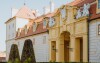 Na zewnątrz, Anton Florian Hotel Zamkowy, Valtice