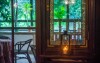 Świecznik przy oknie, Hotel Pałac Paulinum ***, Jelenia Góra, Polska