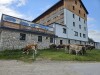 Hotel z krowami, Hotel Tauplitzalm ***, Tauplitzalm, Alpy, Austria