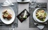 Wystawny posiłek w hotelowej restauracji