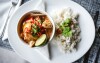 Wystawny posiłek w hotelowej restauracji