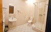 Wnętrza pokoi, Hotel U Divadla ***, Znojmo, Morawy Południowe