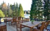 Miejsce do siedzenia na świeżym powietrzu w Montania Resort 