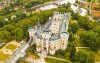 Zamek Hluboká nad Vltavou znajduje się zaledwie 700 m od hotelu