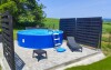 Do dyspozycji Gości jest także odkryty basen TINY HOUSE Black Swallow