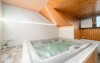 Jacuzzi w pokoju Lux, Pensjonat Lutena, region Ostrawa