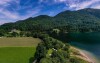 Prywatna plaża, jezioro Hintersee w austriackim regionie Salzburg