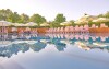 Basen z leżakami, Hartl's Parkhotel Bad Griesbach ****superior, Bad Griesbach, Niemcy