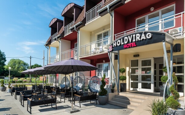 Zewnętrzny taras, Hotel Holdvirág ***, Sárvár
