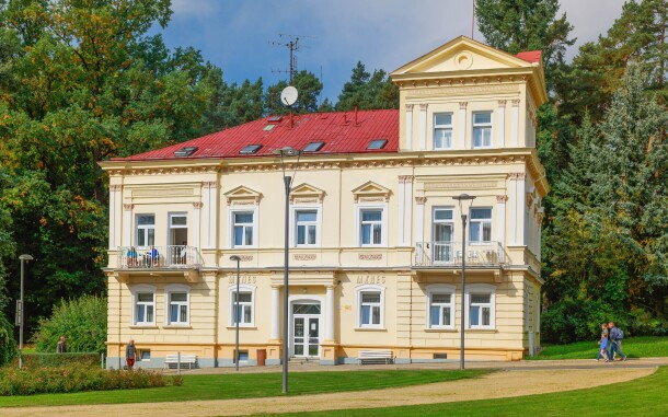 Budynek, Dom Zdrojowy Mánes, Konstantynowe Łaźnie