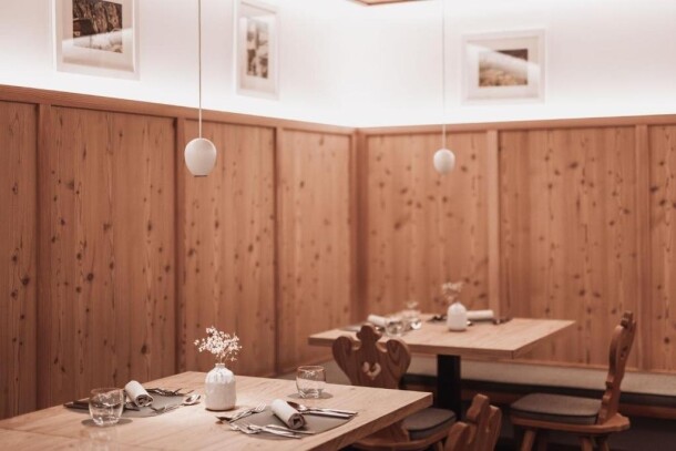 Drewniana restauracja, Montis - Active Nature Resort ****, Reischach, Włochy