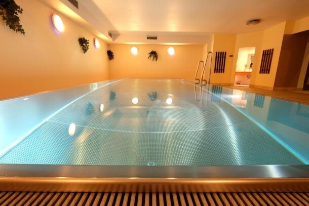Basen wewnętrzny, Alpenhotel Marcius ***, Nassfeld, Austria