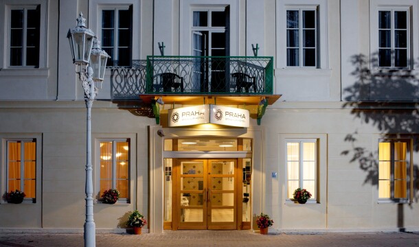Wejście do hotelu, Badenia Hotel Praha ***, Františkovy Lázně, Česko