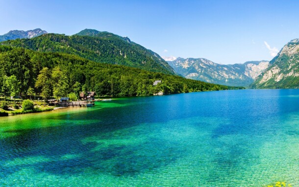 Wybierz się nad oddalone o 6 km Jezioro Bohinjskie