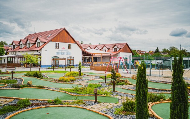 Slovácký dvůr, Ostrožská Nová Ves, Morawskie Słowacko