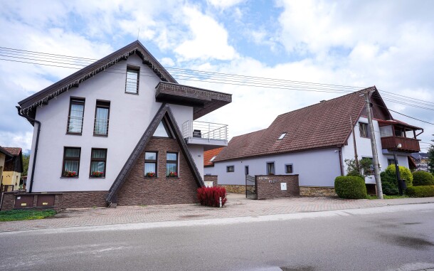Hotel Flóra Bešeňová ** naprzeciwko parku wodnego