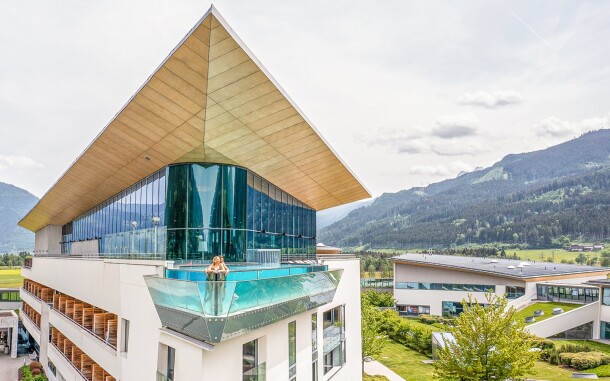 Basen z widokiem, Tauern Spa Hotel & Therme ****, Austria