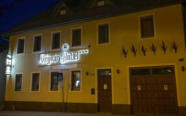 Végvári Hotel Eger ***, Węgry