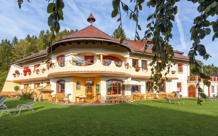 Biolandhaus Arche ***