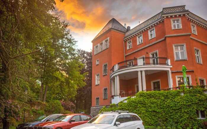 Hotel Pałac Paulinum ***