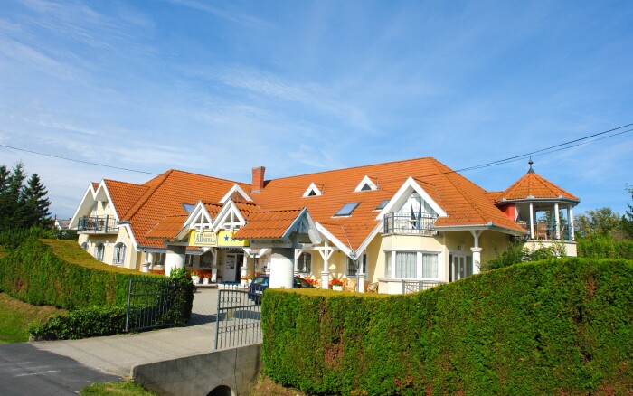  Admiral Family Resort ****