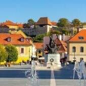 Plac Dobó Istvána w Egerze