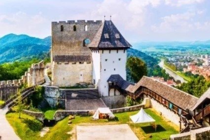 NAJ w Słowenii: 8 NAJ tajemniczych słoweńskich zamków, które oczarują Cię pięknem